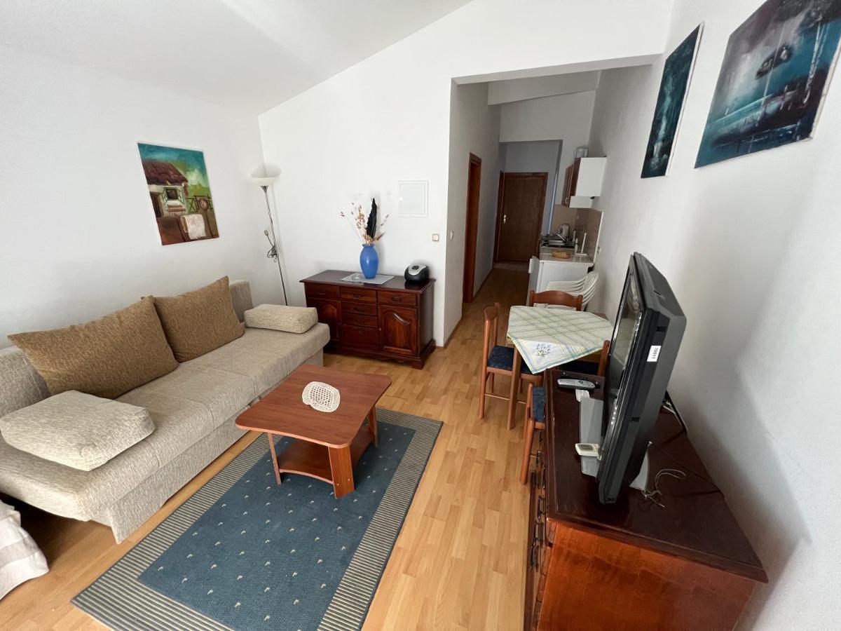 Apartments Akiki Karlobag Εξωτερικό φωτογραφία
