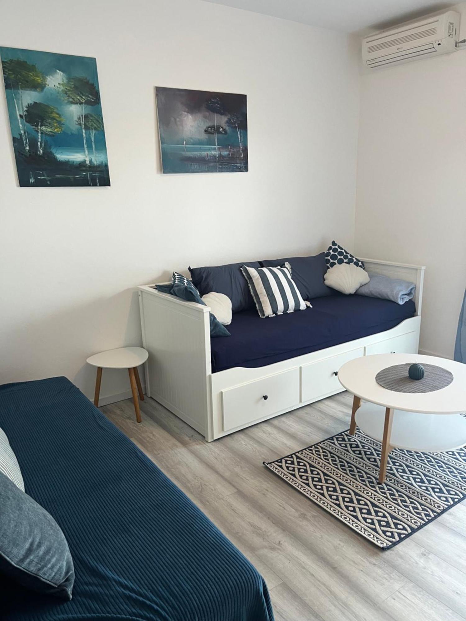 Apartments Akiki Karlobag Εξωτερικό φωτογραφία